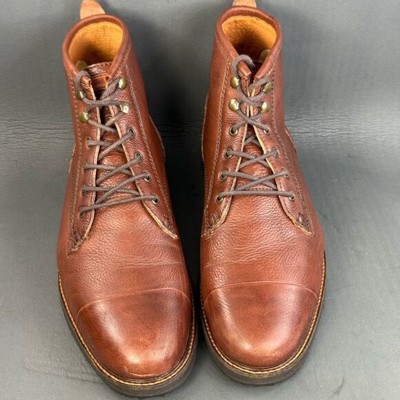 TOMMY BAHAMA MENS Leather brown BOOTS size 10.5 - Picture 2 of 8